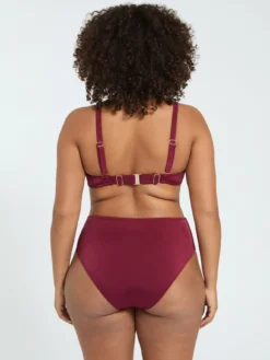 Bikini con borchiette e motivo cut out