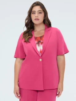Blazer fluido con bottone gioiello