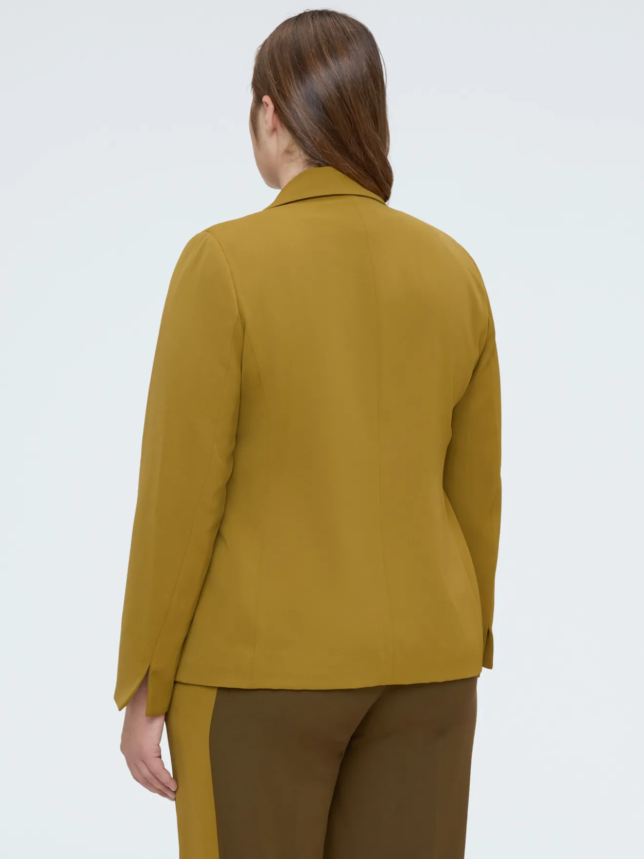 Blazer strutturato con bottone gioiello