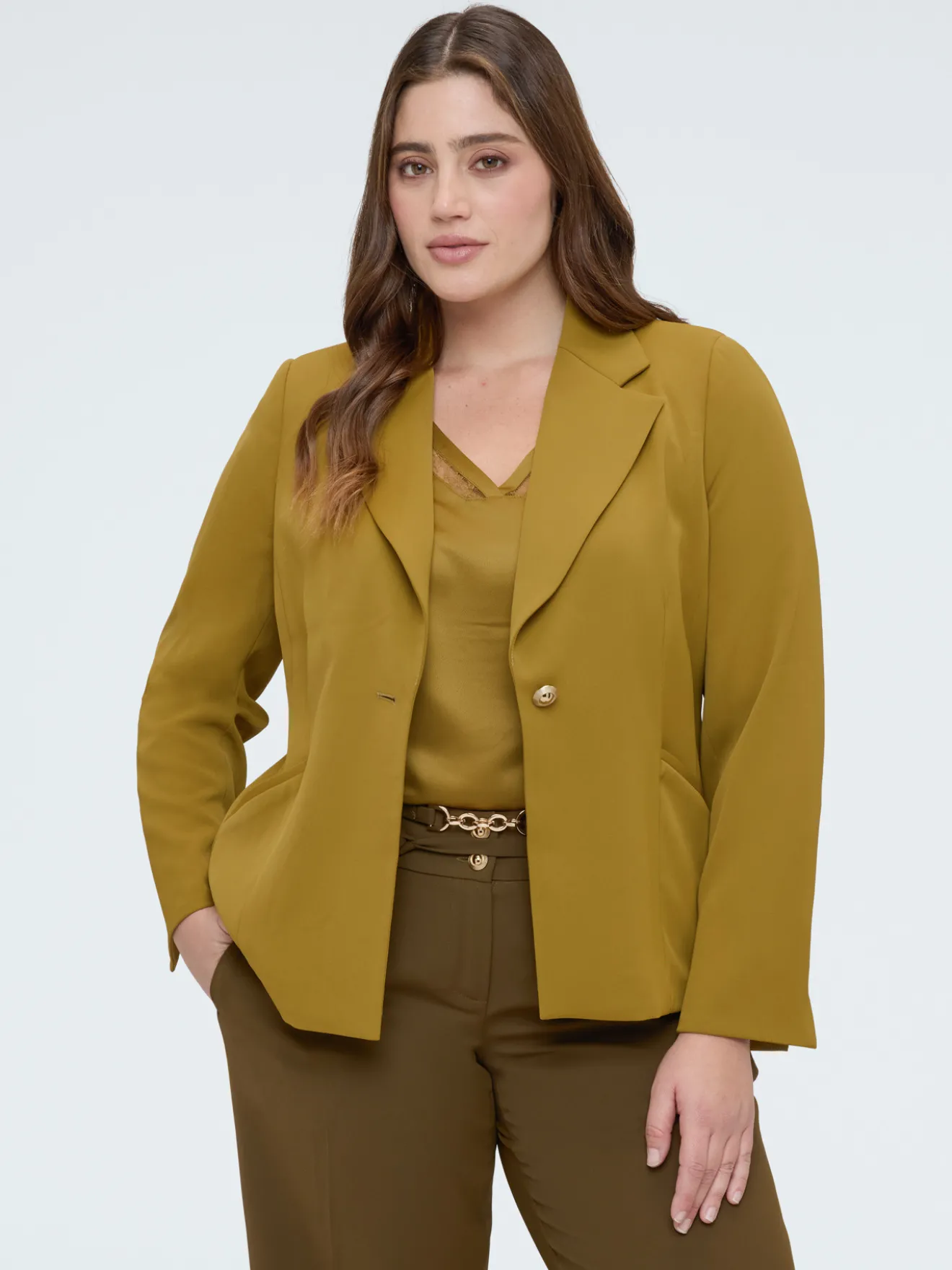 Blazer strutturato con bottone gioiello