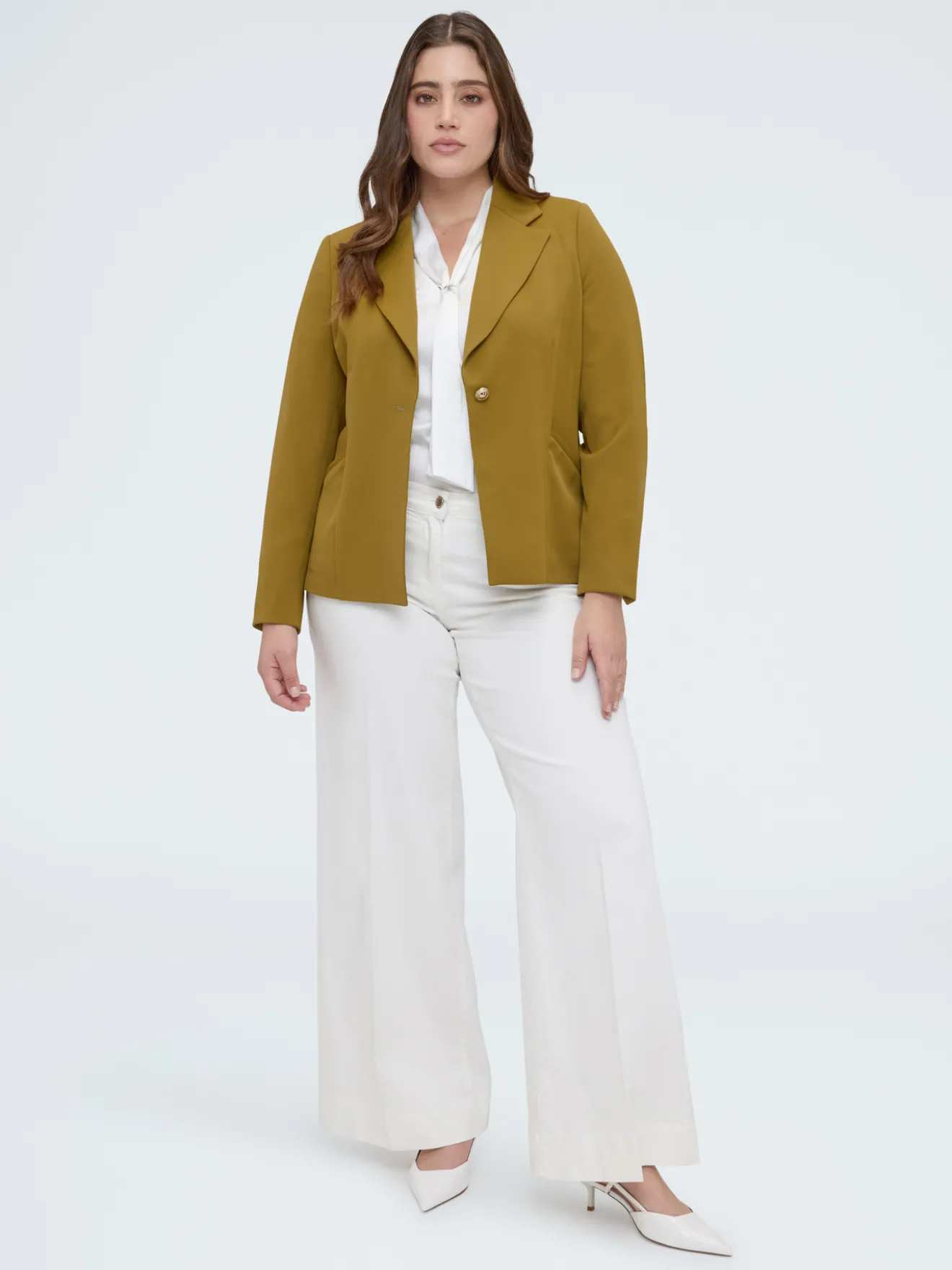 Blazer strutturato con bottone gioiello