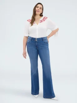 Blusa con ricami floreali