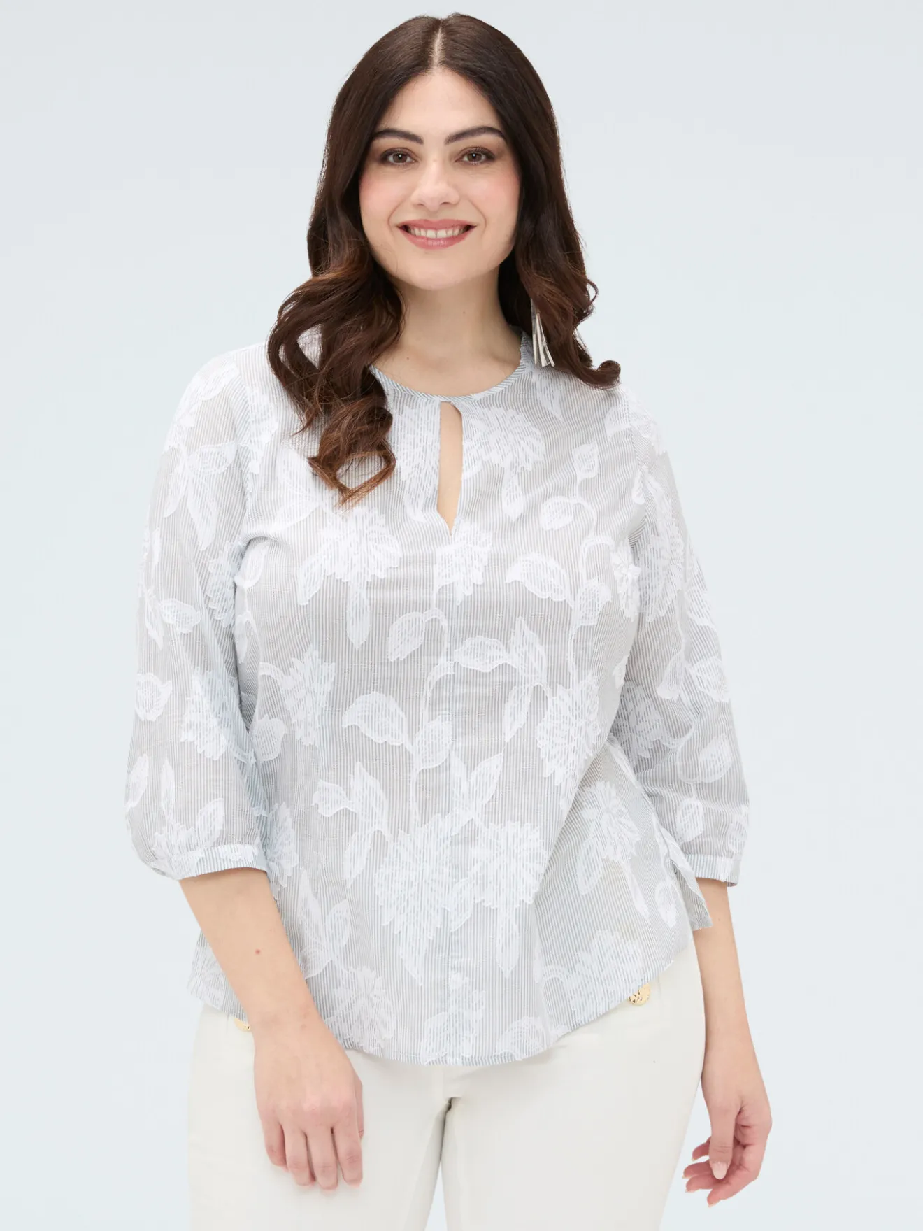 Blusa in cotone jacquard con ricamo floreale