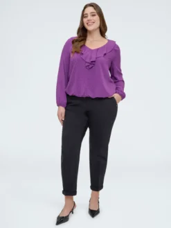 Blusa in plumetis a pois con volant
