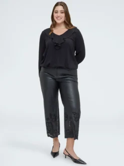 Blusa in plumetis a pois con volant