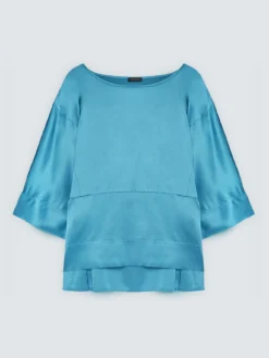 Blusa in raso con scollo a barchetta