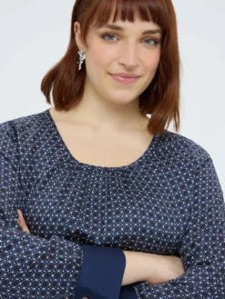 Blusa in raso con stampa geometrica
