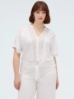 Blusa in sangallo con nodo