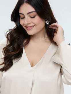 Blusa scollo a V in raso di viscosa