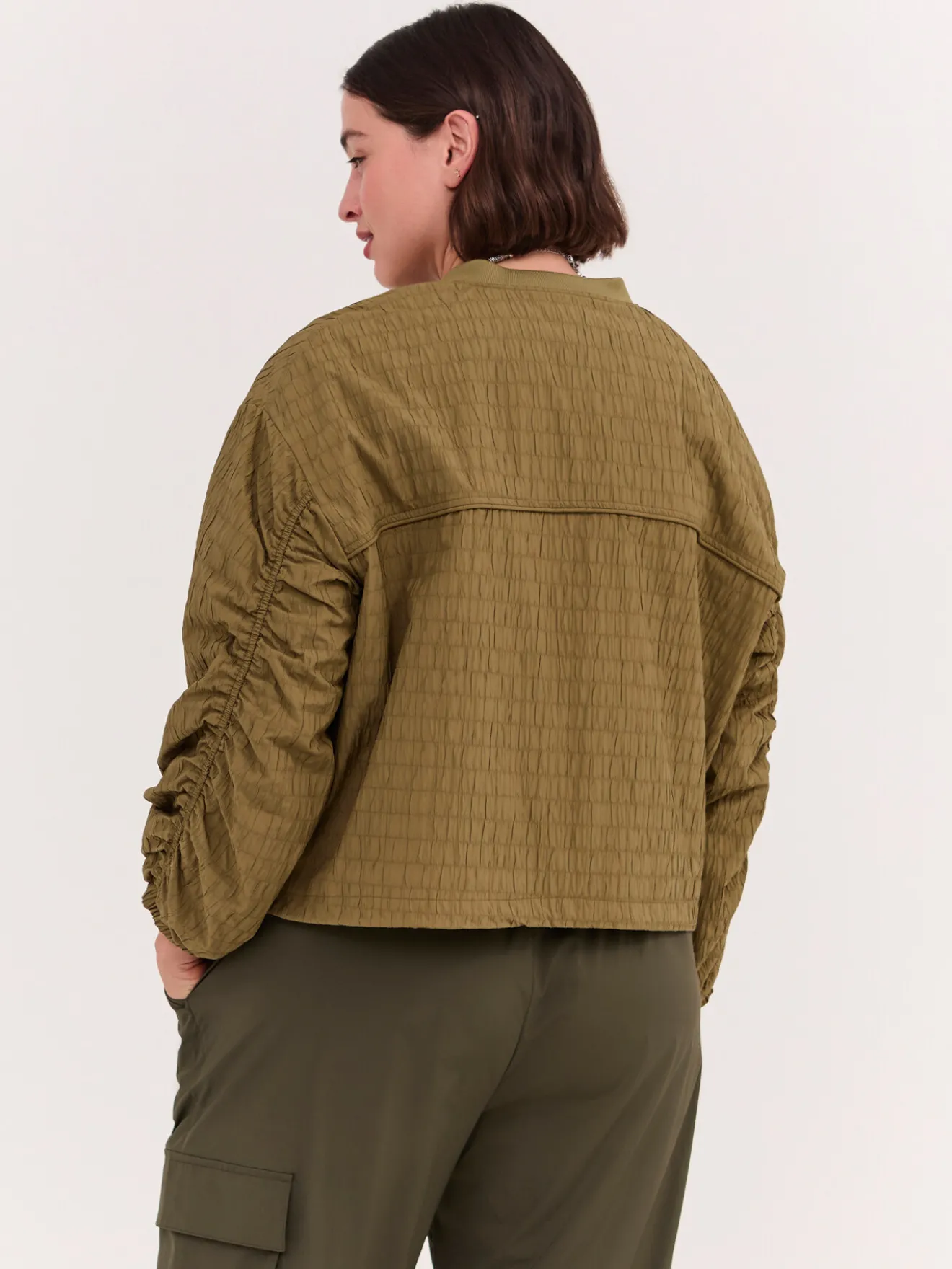Bomber corto con maniche raglan