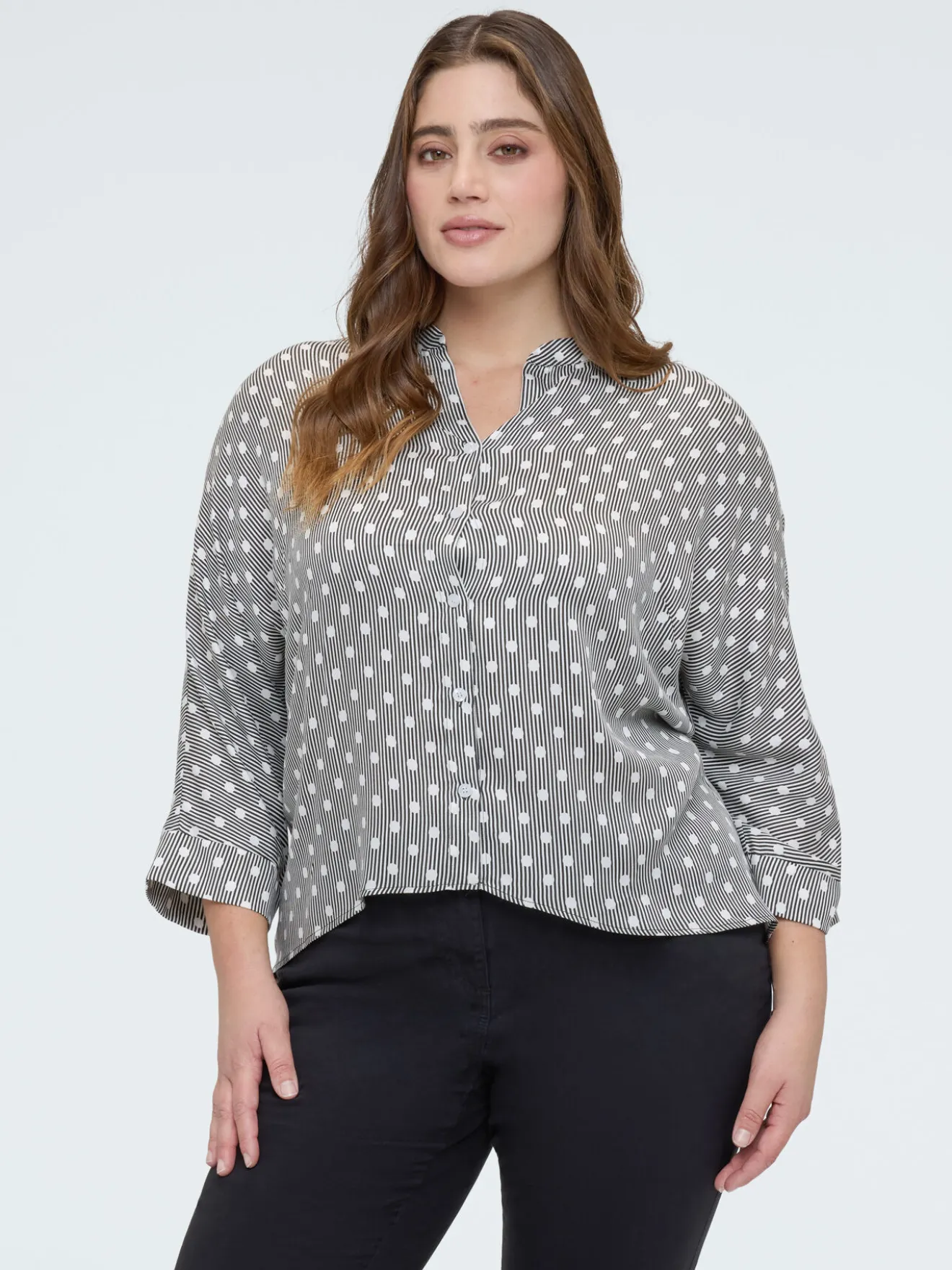 Camicia a pois in raso di viscosa