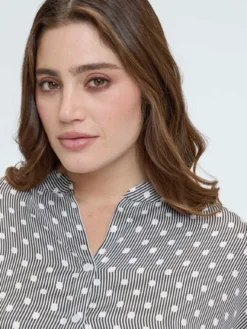 Camicia a pois in raso di viscosa