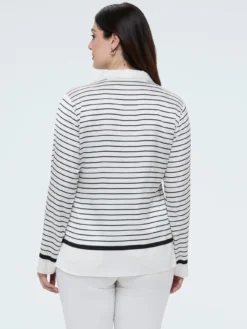 Camicia a righe con scollo a V