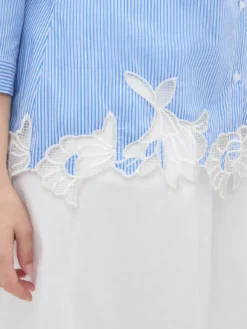 Camicia a righe in cotone con dettaglio macramè