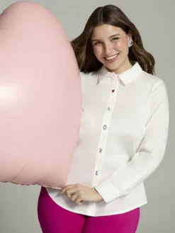 Camicia con ricamo LOVE