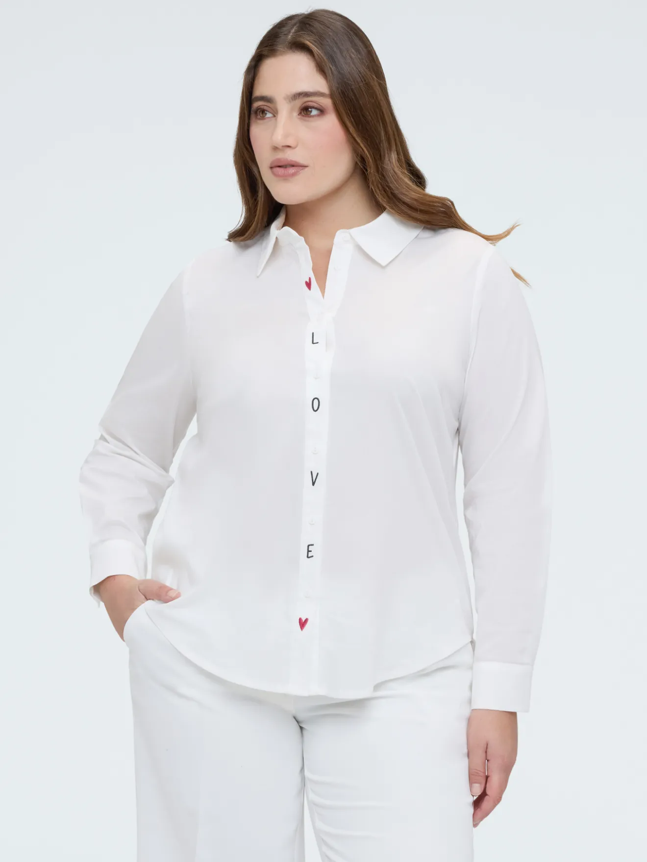 Camicia con ricamo LOVE