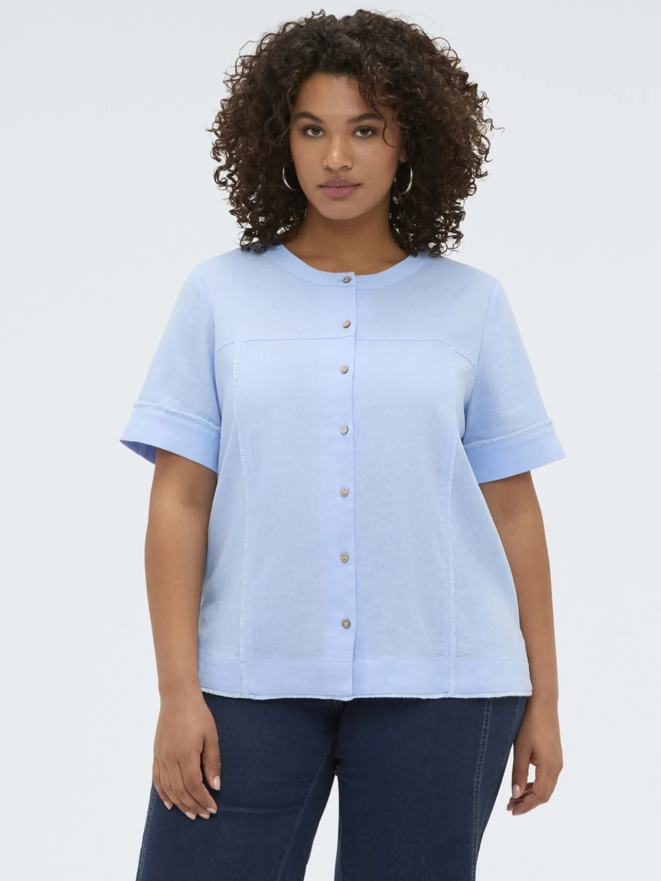 Camicia girocollo in misto lino e viscosa