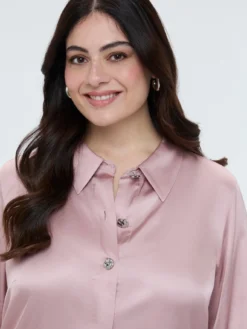 Camicia in raso con bottoni gioiello