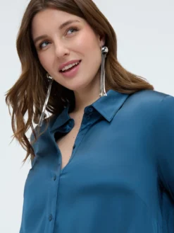 Camicia in raso stretch