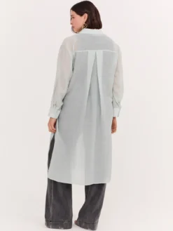 Camicia lunga con laccetti