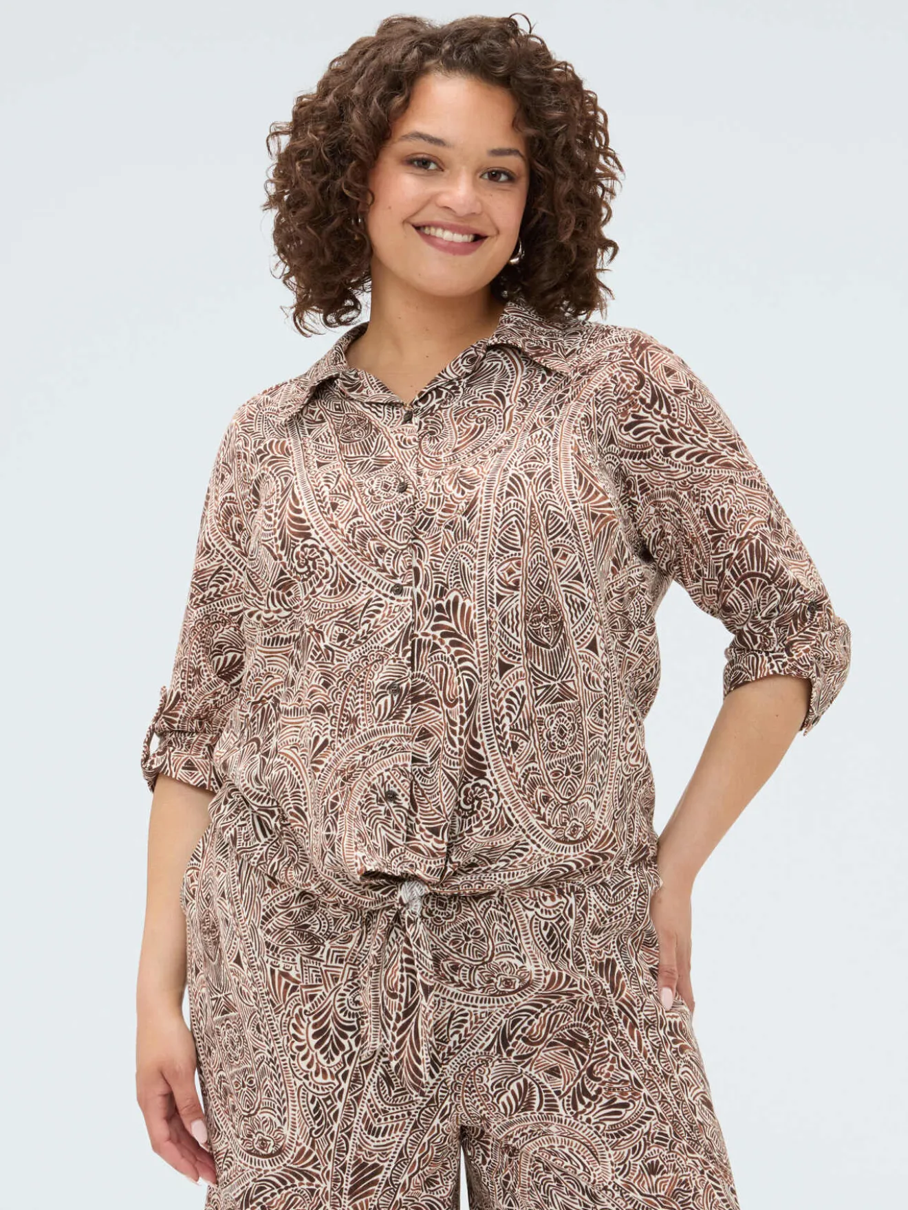 Camicia stampata con nodo