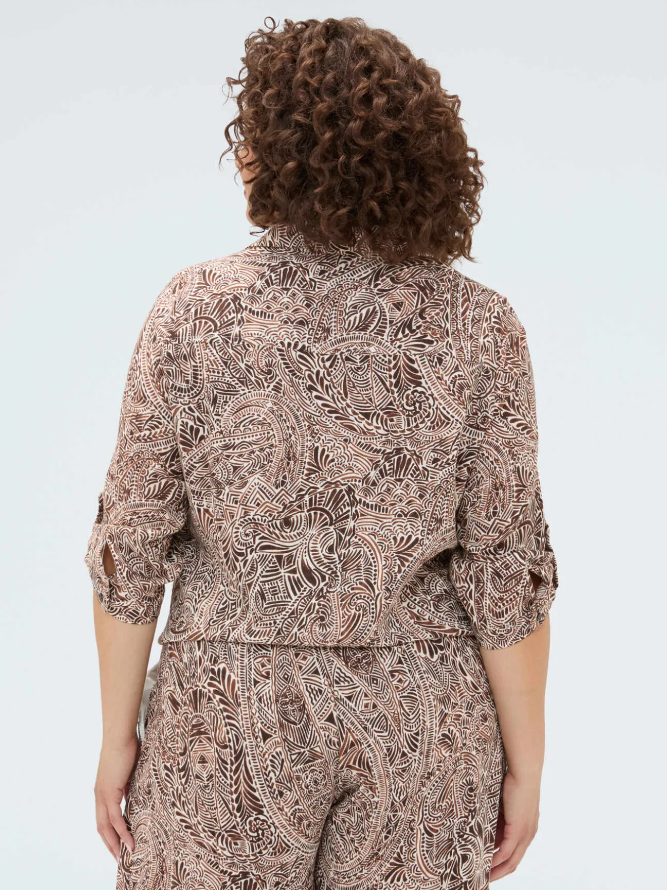 Camicia stampata con nodo