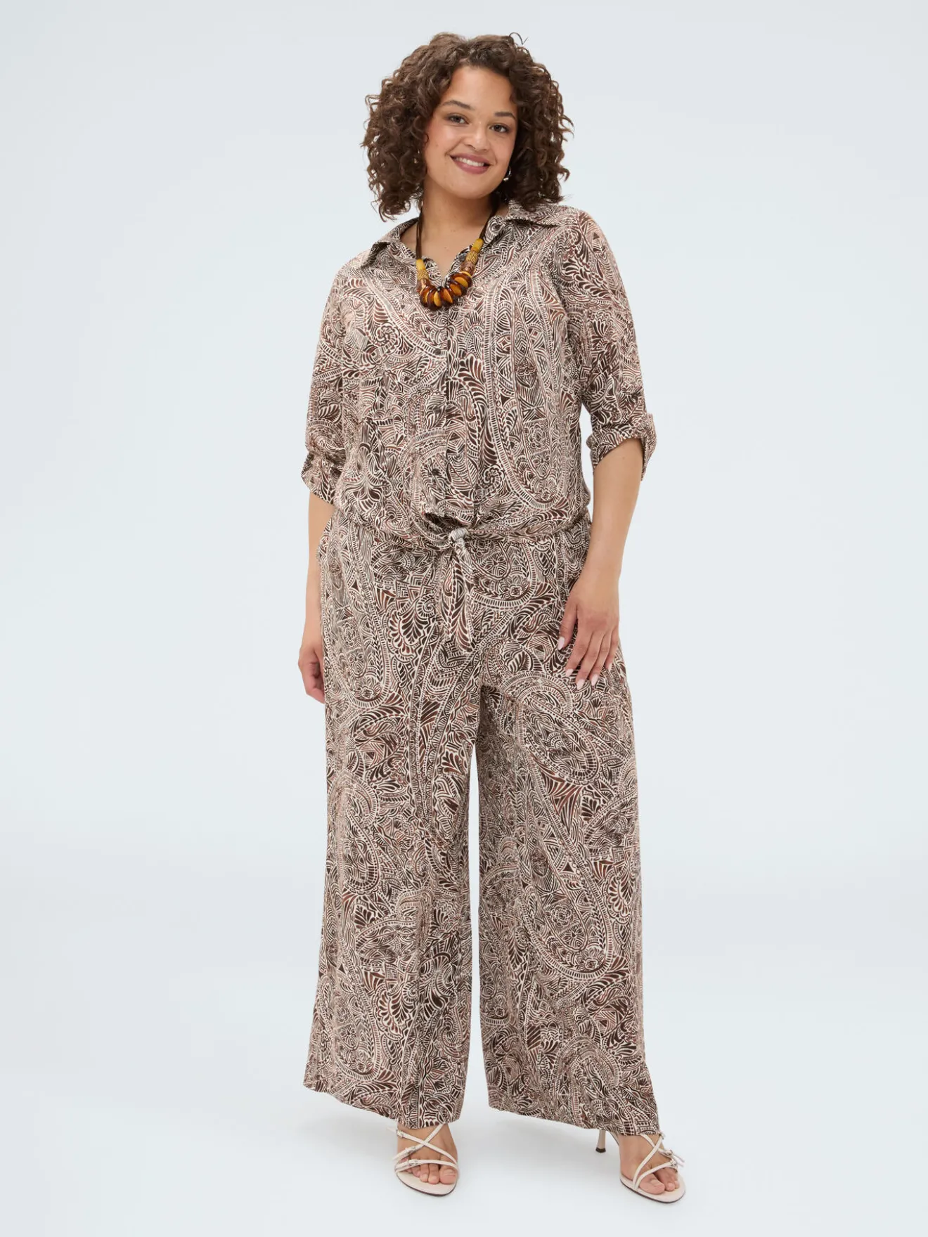 Camicia stampata con nodo