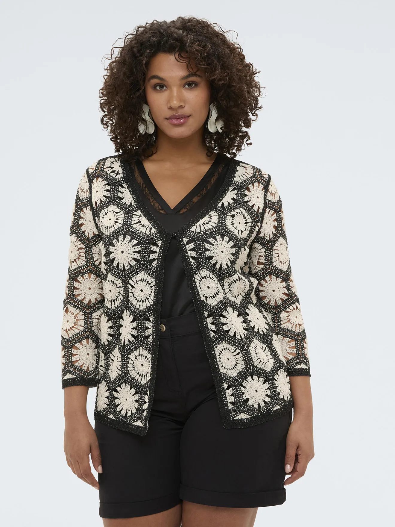 Cardigan in crochet