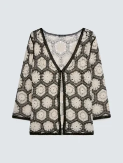 Cardigan in crochet
