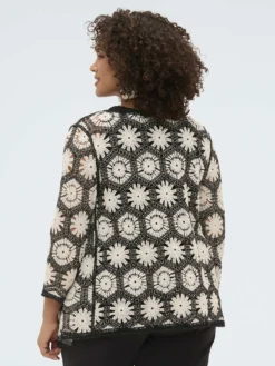 Cardigan in crochet