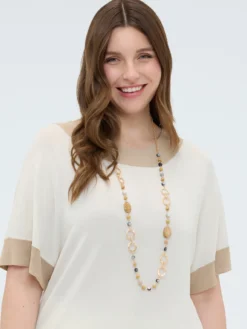 Collana con perline e ciondoli
