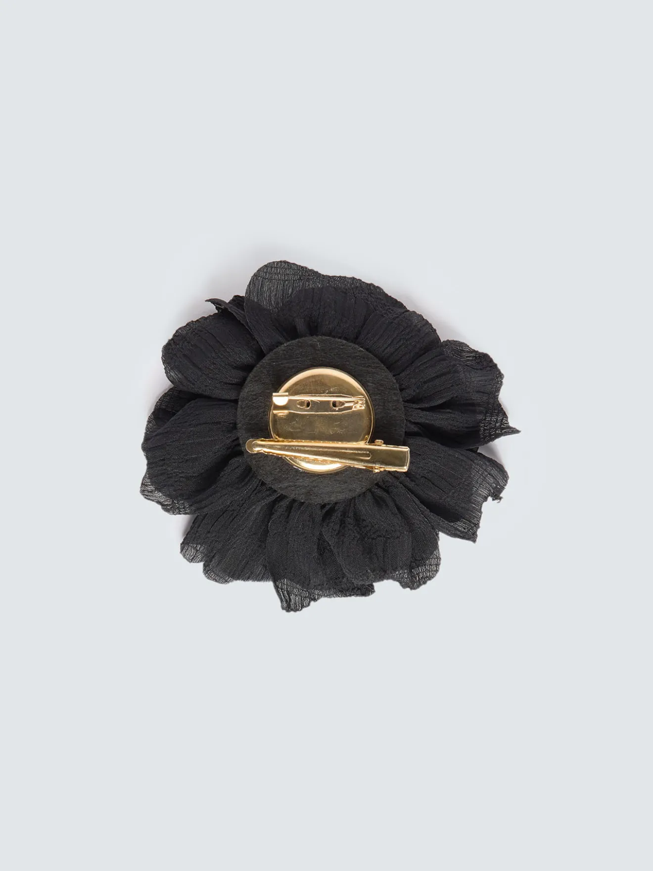 Collana con spilla fiore in tulle
