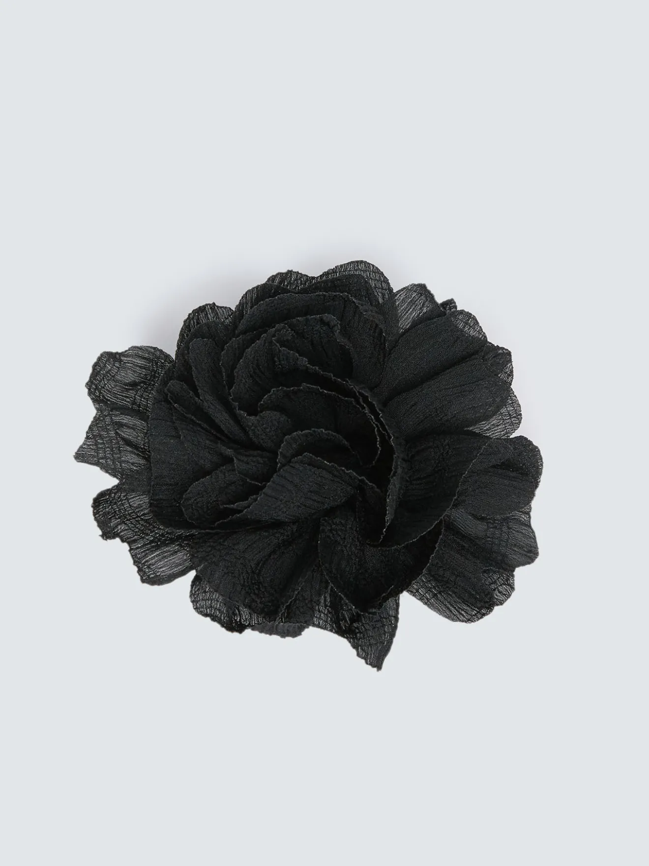 Collana con spilla fiore in tulle