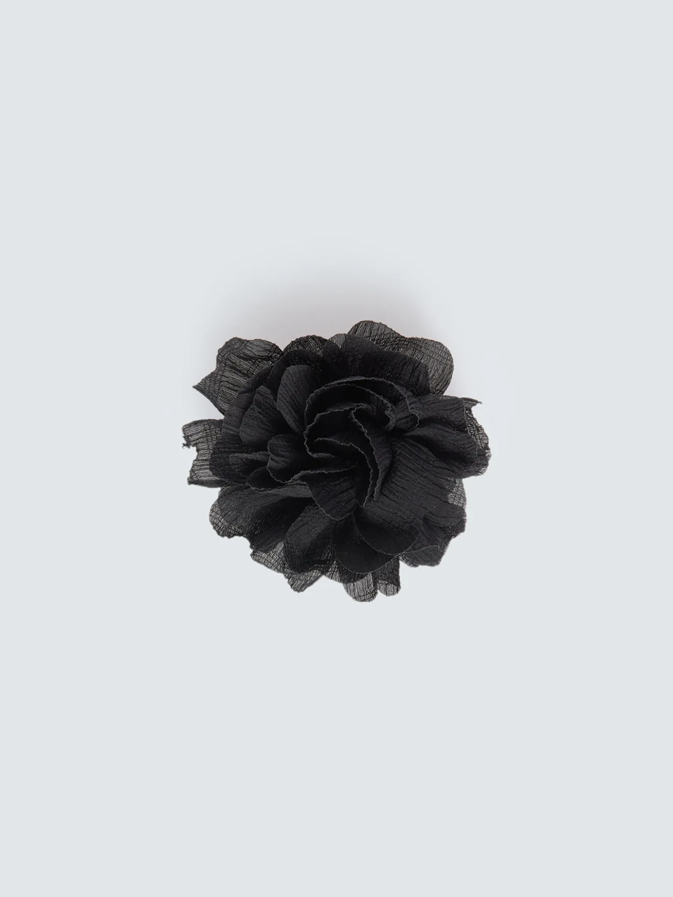 Collana con spilla fiore in tulle