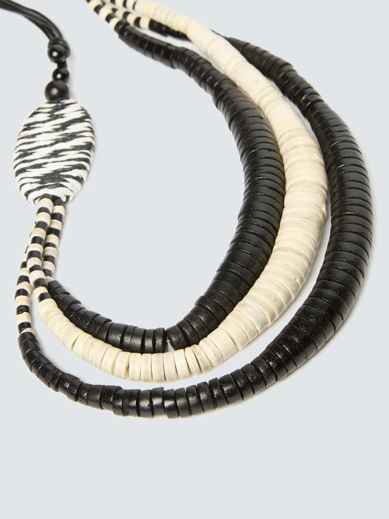 Collana design etnico