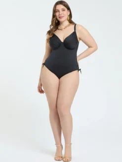 Costume intero con vele e laccetti sul fianco