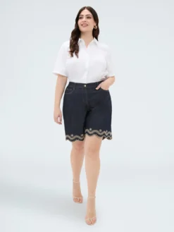 Jeans bermuda con ricamo san gallo