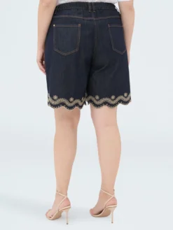 Jeans bermuda con ricamo san gallo