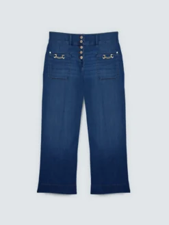 Jeans cropped con dettaglio catenella sulle tasche