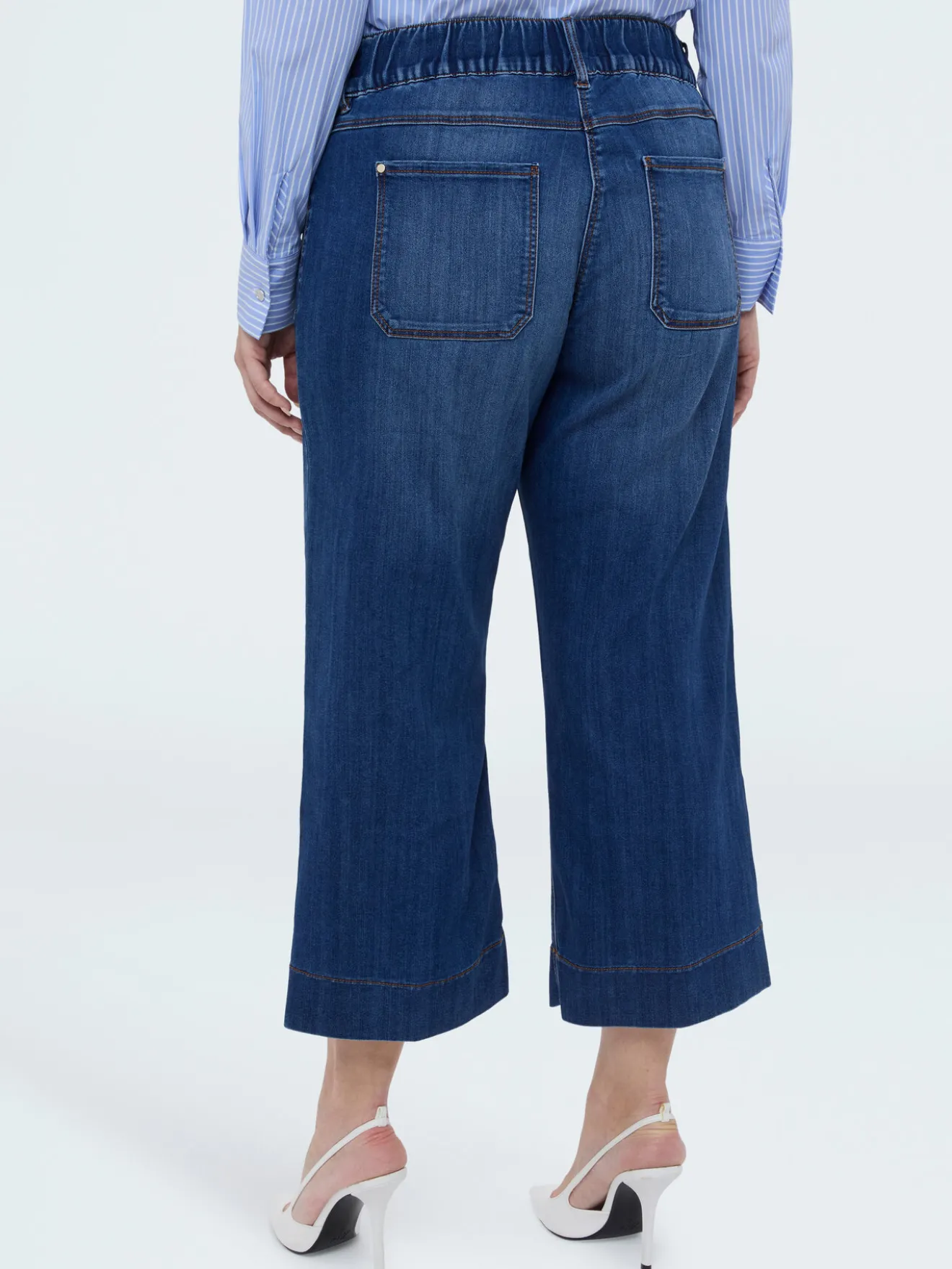 Jeans cropped con dettaglio catenella sulle tasche
