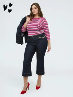 Jeans Kick Flare con catenella decorativa