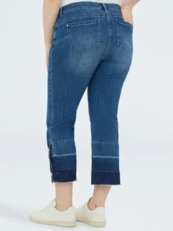 Jeans Kick Flare con orlo sfrangiato