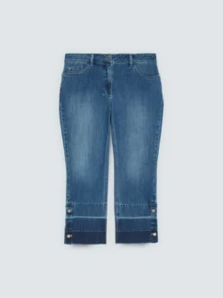 Jeans Kick Flare con orlo sfrangiato