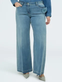 Jeans Wide Leg con spilla floreale