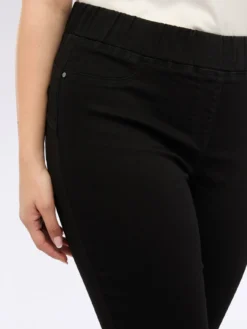 Jeggings total black con vita elasticizzata