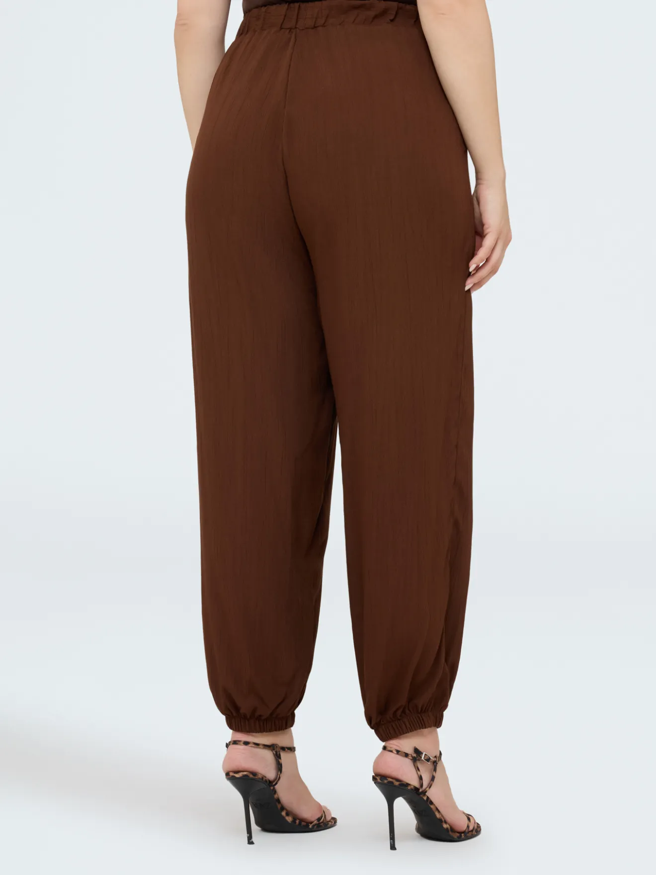 Jogger con elastico alla caviglia