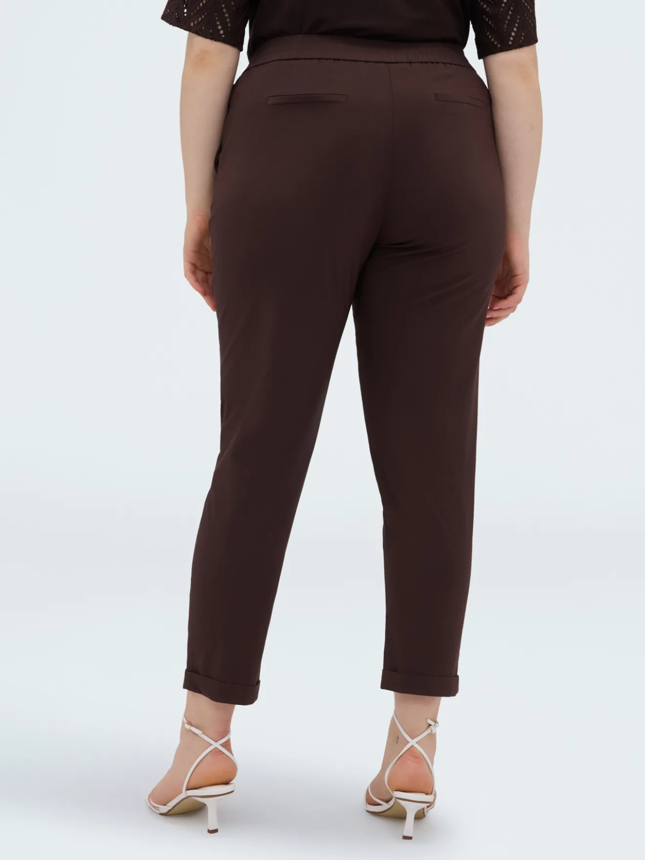 Jogger in tessuto stretch con risvolto