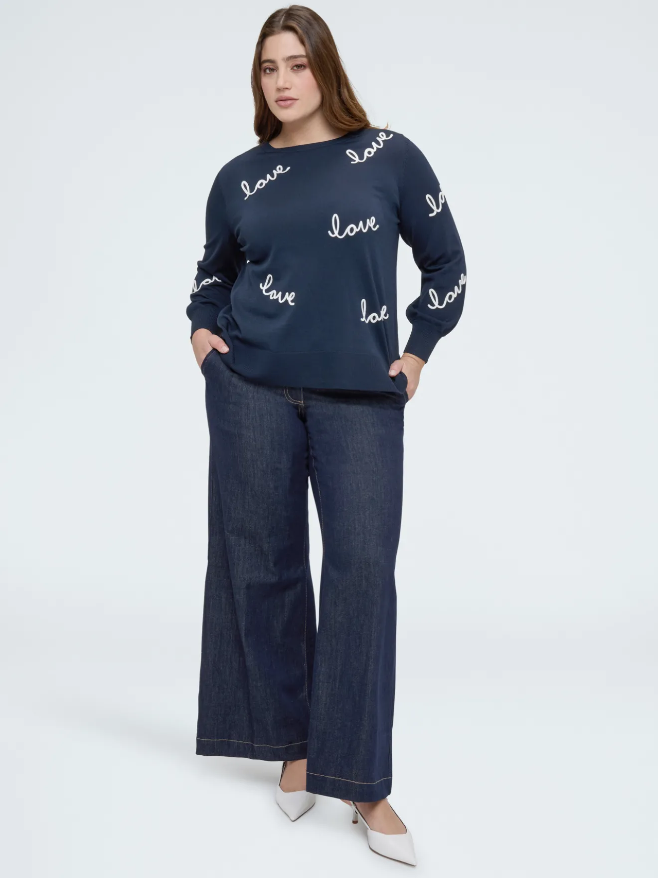 Maglia con ricamo love