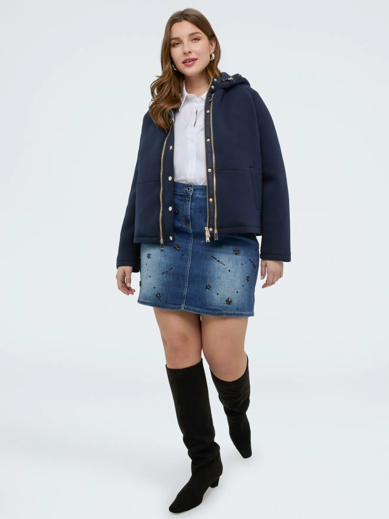 Minigonna in denim con applicazioni