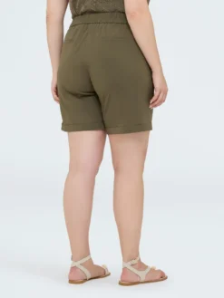 Pantaloni bermuda con vita elasticizzata